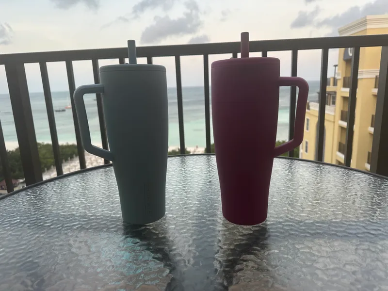 Straw Tumbler na mochila